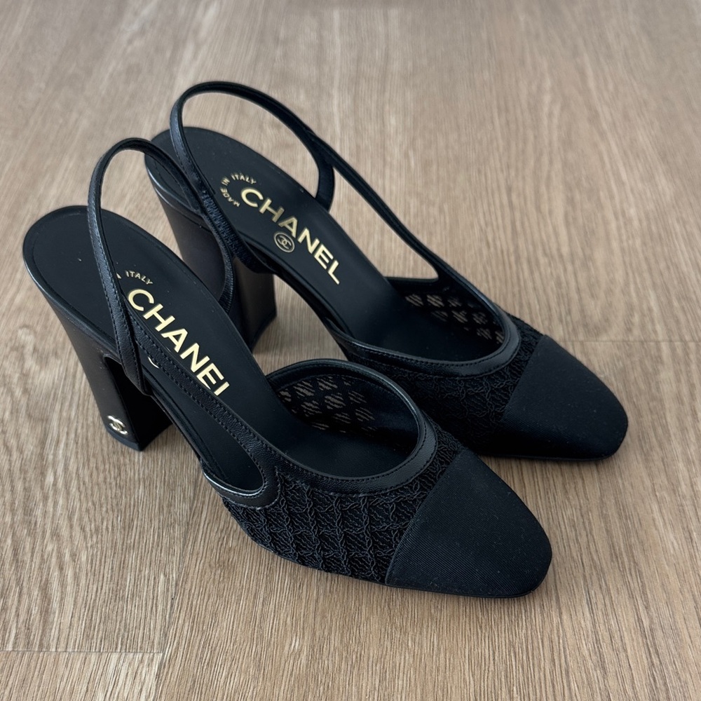 Chanel 2025 Interlocking CC Logo Slingback